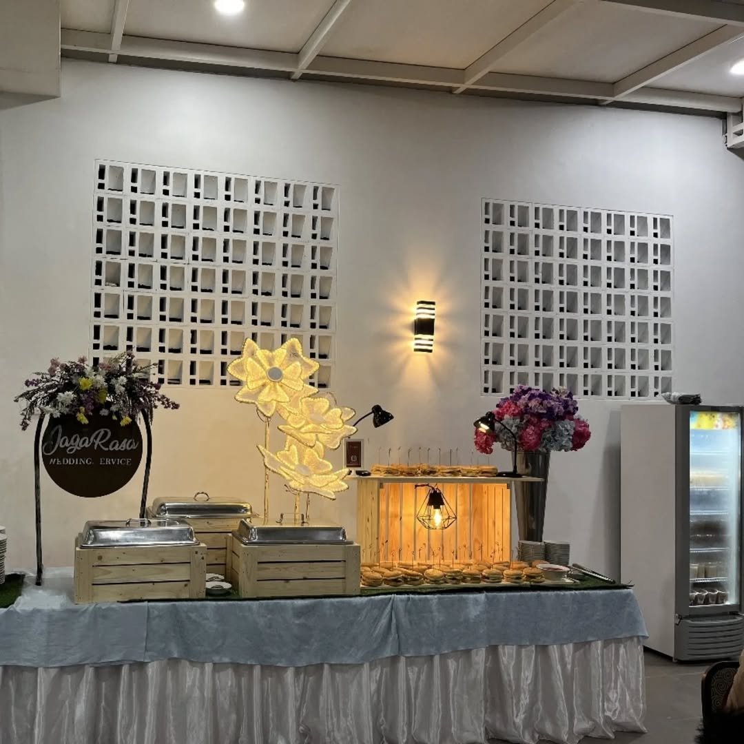 Western Corner thumb